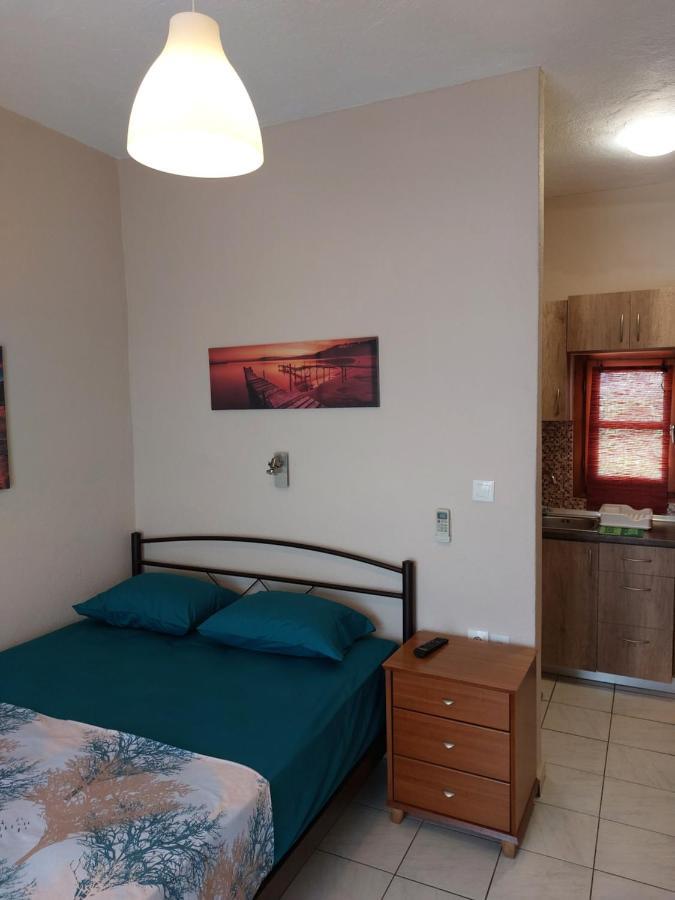 Athina Vourvourou Apartments ภายนอก รูปภาพ