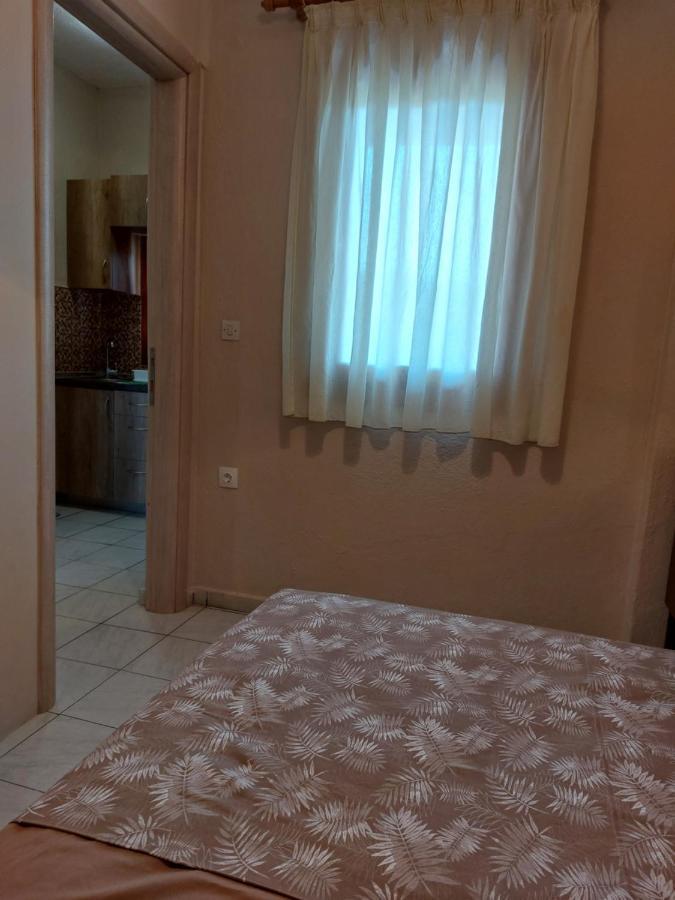Athina Vourvourou Apartments ภายนอก รูปภาพ