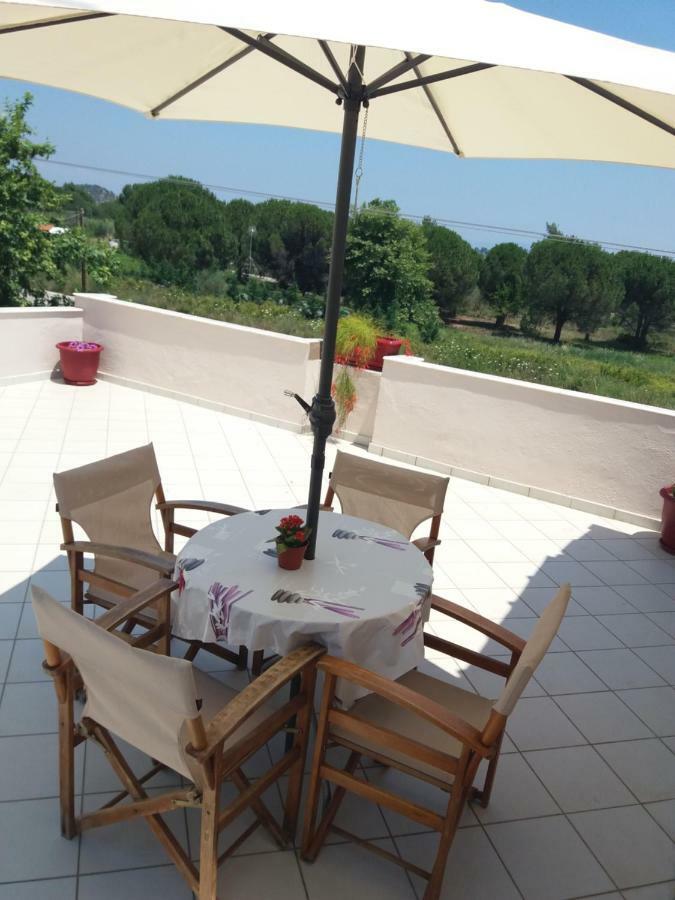 Athina Vourvourou Apartments ภายนอก รูปภาพ
